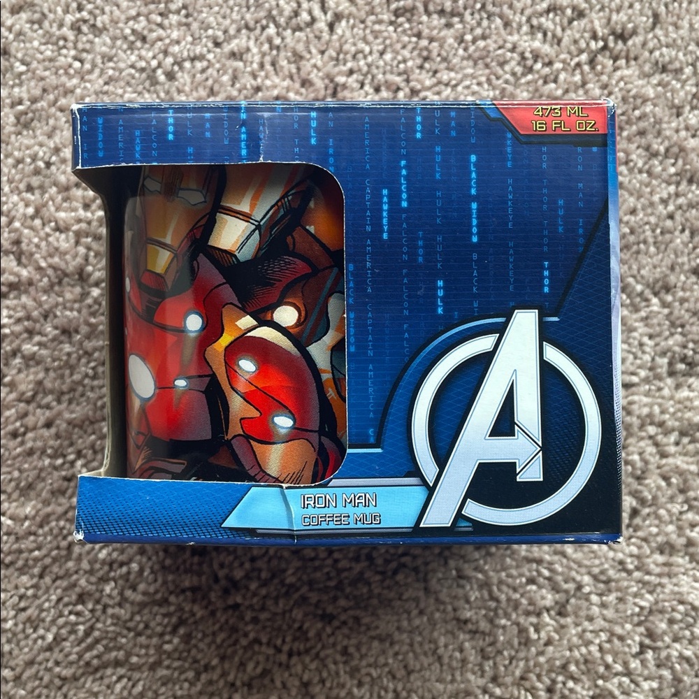 Marvel Iron Man Red and Gold Action Figure - Picture 3 of 8